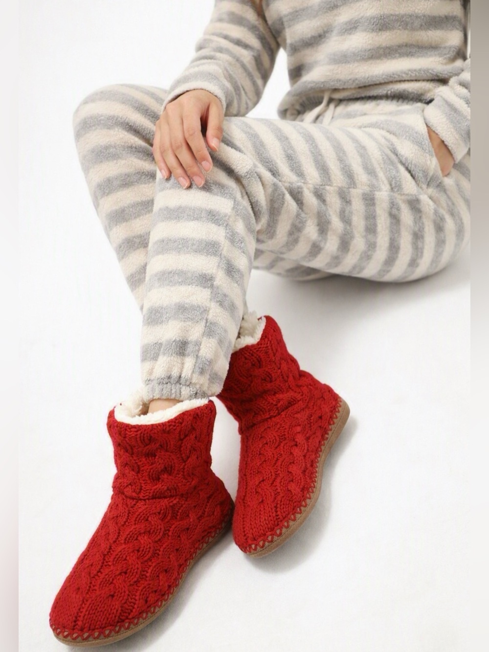 Women’s Sherpa Slipper Boots in  Cherry Red/Cream Sz M 8-8.5